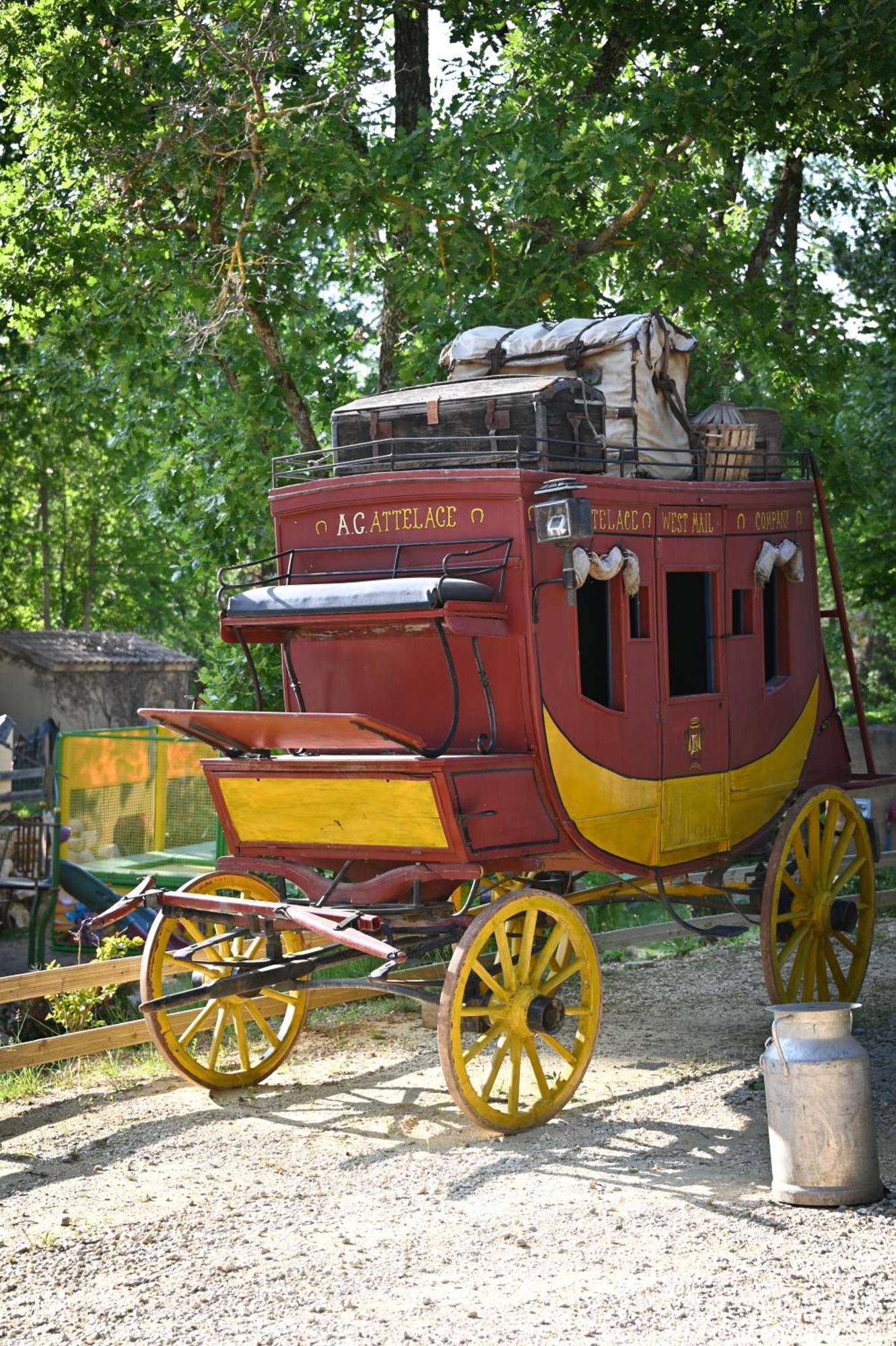 Camping Le Colorado Rustrel Exterior photo