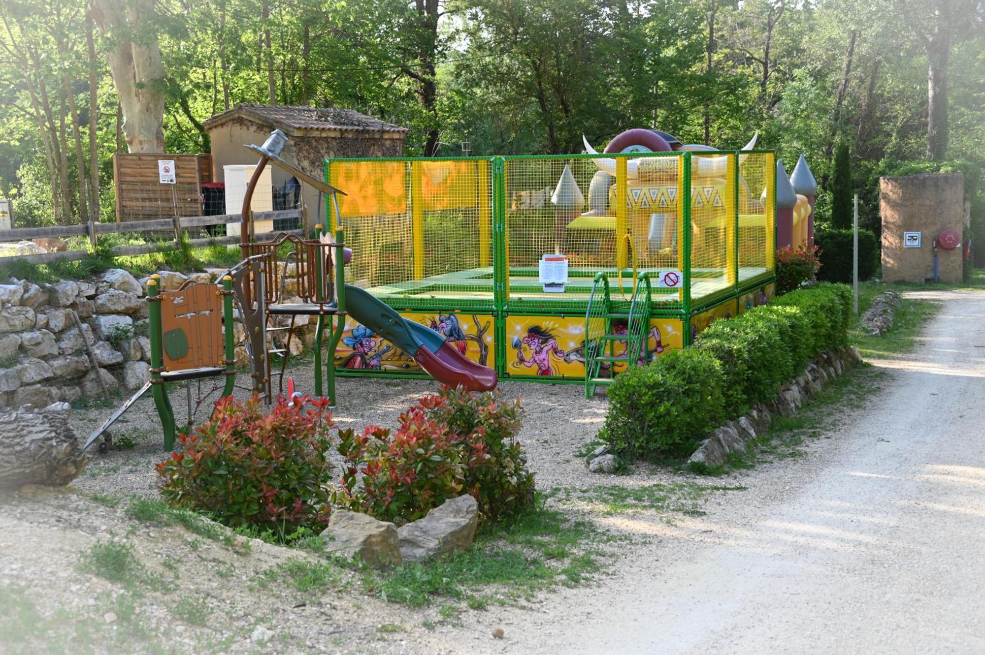 Camping Le Colorado Rustrel Exterior photo